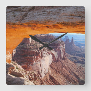 Horloge Carrée Arc de Mesa à Sunrise, Utah