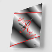 Horloge Carrée Argent, noir et rouge Monogramme personnaliser de (Angle)
