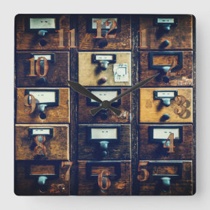 Horloge Carrée armoire en bois du catalogue de la carte vintage
