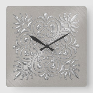 Horloge Carrée Aspect Embossé Argent Orné