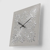 Horloge Carrée Aspect Embossé Argent Orné (Angle)