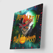 Horloge Carrée Attention c'est Halloween Crâne Déplaisant & Lune (Angle)