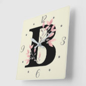 Horloge Carrée B Monogramme avec fleurs roses (Angle)