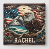 Horloge Carrée Bald Eagle Against Mountain et American Flag (Recto)