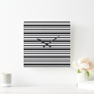 Horloge Carrée Bandes inégales noires et blanches