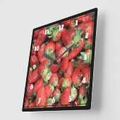 Horloge Carrée Batch of Red Juicy Strawberries (Angle)