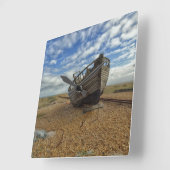 Horloge Carrée Bateau de pêche en bois abandonné | Dungeness (Angle)