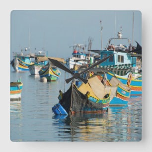 Horloge Carrée Bateaux de pêche maltais   Marsaxlokk à Malte