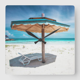 Horloge Carrée Beach Chair And Umbrella   Silver Sands Beach
