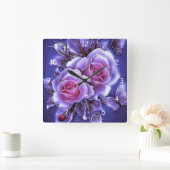 Horloge Carrée Beau Rose de néon pourpre et bug dame (Maison)