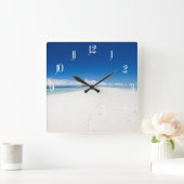 Horloge Carrée Beautiful white sables beach and turquoise ocean (Maison)