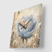 Horloge Carrée Bébé endormi dans une fleur bleue (Angle)