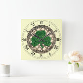 Horloge Carrée Beige Shamrock and Celtic Knots Roman Numeral Cloc (Maison)