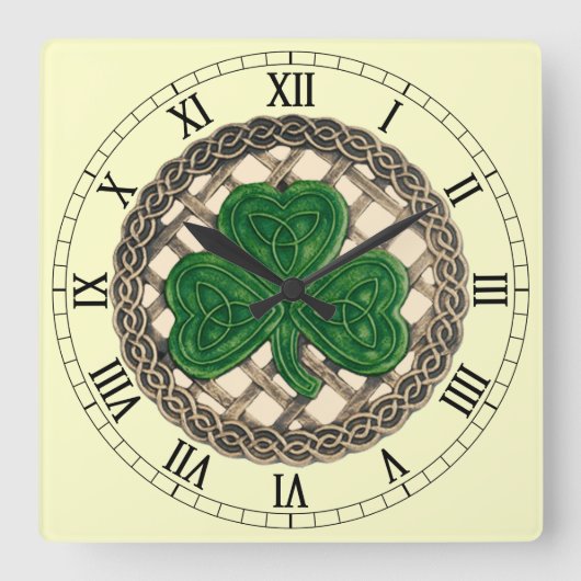Horloge Carrée Beige Shamrock and Celtic Knots Roman Numeral Cloc (Recto)