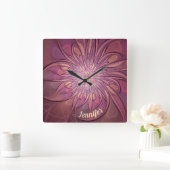 Horloge Carrée Berry Abstrait floral fractal Nom (Maison)