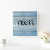 Horloge Carrée blue faded wood family name (Maison)