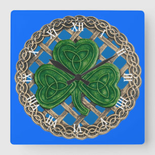 Horloge Carrée Blue Shamrock & Celtic Knots Roman Numeral Clock