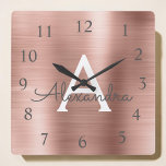 Horloge Carrée Blush Pink - Rose Gold Metallic Monogram Nom<br><div class="desc">Blush Pink - Rose Gold Faux Stainless Steel Foil Monogram Name and Initial Custom Unique Wall Clock for the House or Office. The Wall Clock makes the perfect Christmas or Sweet 16,  18th,  21st,  30th,  40th,  50th ou 60th Birthday vend for someone who loves pink métallc decor.</div>