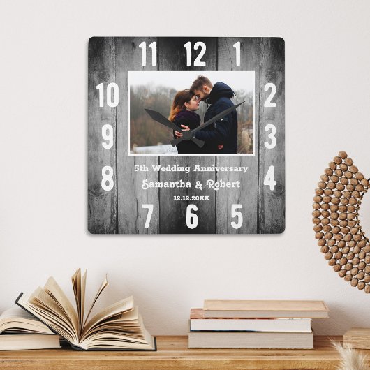 Horloge Carrée Bois Noir Perdu 5 Anniversaire Photo