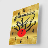 Horloge Carrée Boule de bowling et épingles avec le mot STRIKEOLO (Angle)