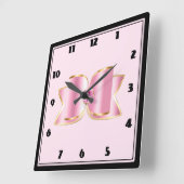 Horloge Carrée Bow en verre rose avec pierre centrale (Angle)