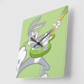 Horloge Carrée BUGS BUNNY™ Rocking sur guitare (Angle)