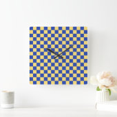 Horloge Carrée Butter yellow and blue checkered board pattern (Maison)