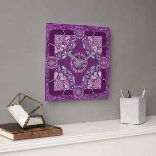 Horloge Carrée Cardinal rouge Rosace