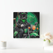 Horloge Carrée Chat noir conduite vélo St. Patrick's Day (Maison)