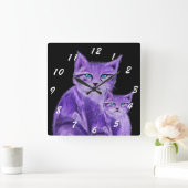 Horloge Carrée Chat peint par pourpre moderne avec des yeux bleus (Maison)