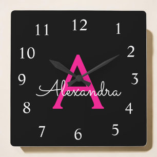 Horloge Carrée Chaud rose noir Script Girl Nom du monogramme