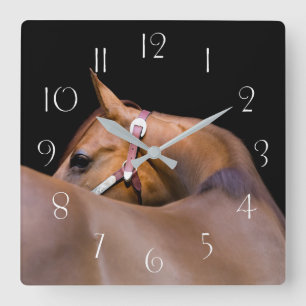 Horloge Carrée Cheval de quart avec arrière - plan noir