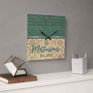 Horloge Carrée Chic Damask Egyptian Hiéroglyphes Nom de famille