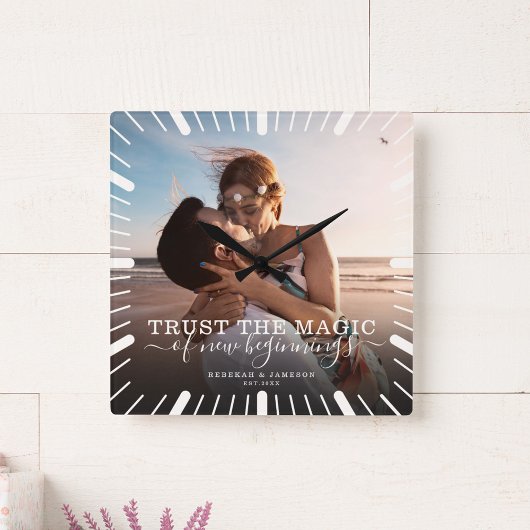 Horloge Carrée Chic Wedding Keepsake Trust Magic Photo