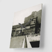 HORLOGE CARRÉE CHICAGO MERCHANDISE MART TROLLEY TRAIN COULEUR D'E (Angle)