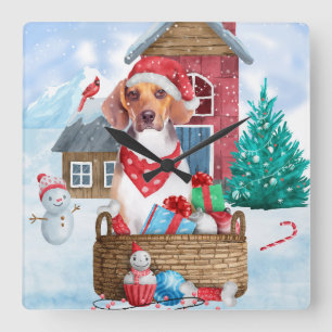 Horloge Carrée Chien Beagle dans la maison de Noël enneigée