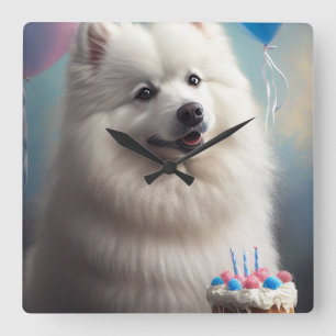Horloge Carrée Chien esquimau américain avec ballons anniversaire