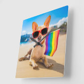 Horloge Carrée Chihuahua Dog à la plage (Angle)