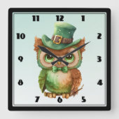 Horloge Carrée Chouette mignonne dans un chapeau vert (Recto)