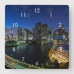Horloge Carrée Ciel de ville élevé de Brickell Key