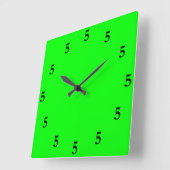 Horloge Carrée Cinq heures noires quelque part sur fond vert citr (Angle)