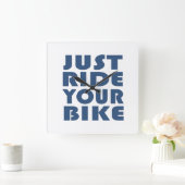 Horloge Carrée Citation de VTT motivationnel - Cyclisme drôle (Maison)