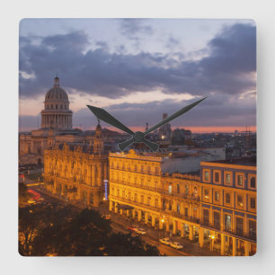 Horloge Carrée Cityscape au coucher du soleil, La Havane, Cuba