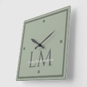 Horloge Carrée Classic Sage Green Monogram Office Accent (Angle)
