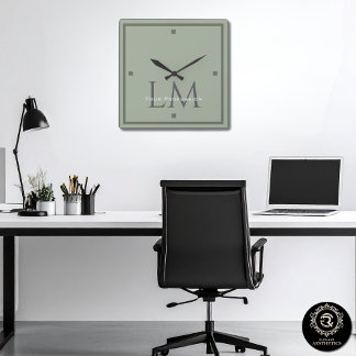 Horloge Carrée Classic Sage Green Monogram Office Accent