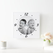 Horloge Carrée Collage photo moderne en noir et blanc (Maison)
