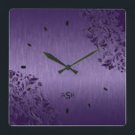 Horloge Carrée Conception Métallique Violet Acier brossé Look Car<br><div class="desc">Elégant look en aluminium brossé simple métallique violet 2 (le design est tout l'image et pas n'importe quel type de finition métallique). monogramme personnalisable et 3 initiales en option. Beaucoup de couleurs disponibles mais toute couleur dans ce design peut être demandé en envoyant un courriel au concepteur.</div>