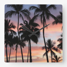 Coucher de soleil des palmiers tropicaux