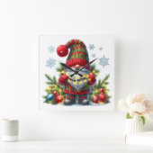 Horloge Carrée Cozy Christmas Gnome Art – Festive Holiday (Maison)