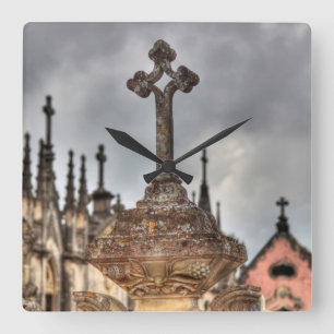 Horloge Carrée Croix de cimetière en gros plan, Portugal